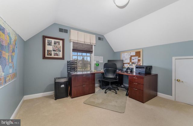 34 MILESTONE DR, Ringoes, NJ 08551