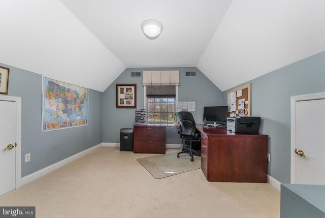 34 MILESTONE DR, Ringoes, NJ 08551