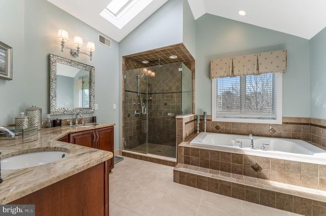 34 MILESTONE DR, Ringoes, NJ 08551