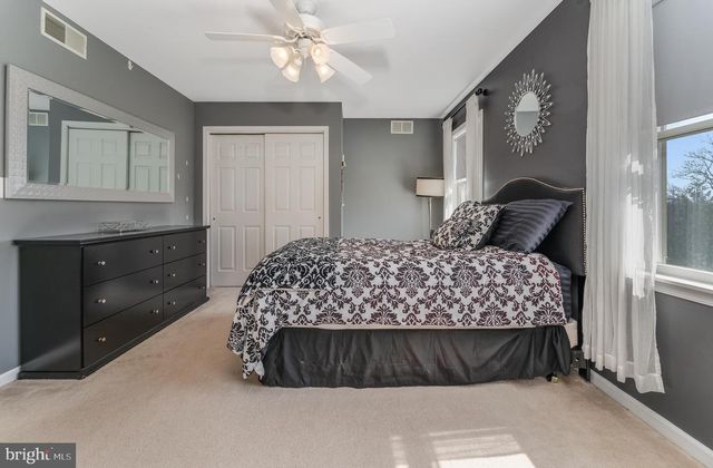 34 MILESTONE DR, Ringoes, NJ 08551