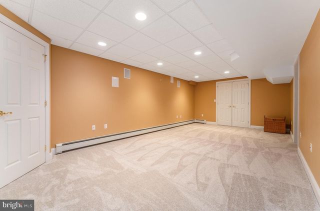34 MILESTONE DR, Ringoes, NJ 08551
