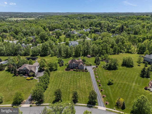 34 MILESTONE DR, Ringoes, NJ 08551
