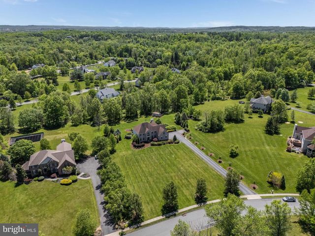 34 MILESTONE DR, Ringoes, NJ 08551