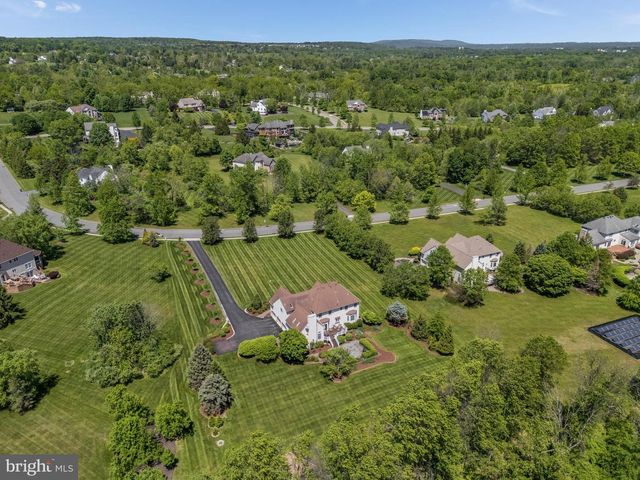 34 MILESTONE DR, Ringoes, NJ 08551