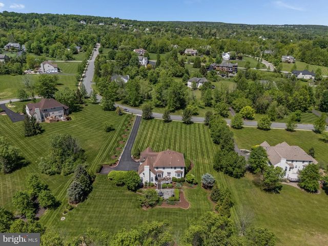 34 MILESTONE DR, Ringoes, NJ 08551
