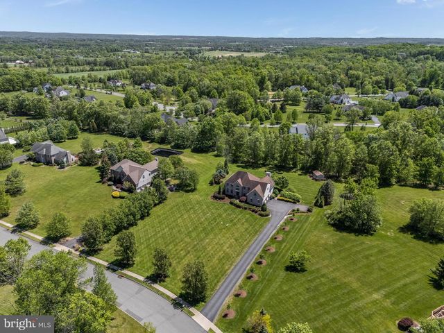 34 MILESTONE DR, Ringoes, NJ 08551