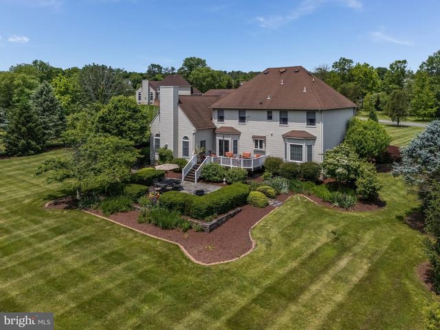 34 MILESTONE DR, Ringoes, NJ 08551