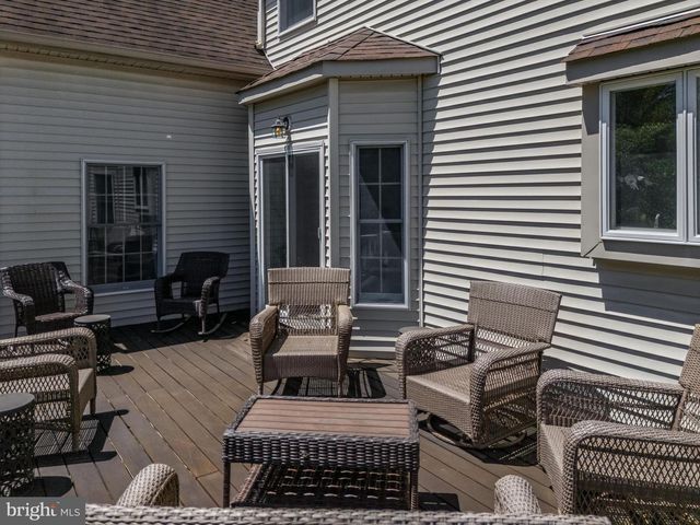 34 MILESTONE DR, Ringoes, NJ 08551