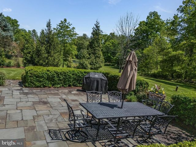 34 MILESTONE DR, Ringoes, NJ 08551