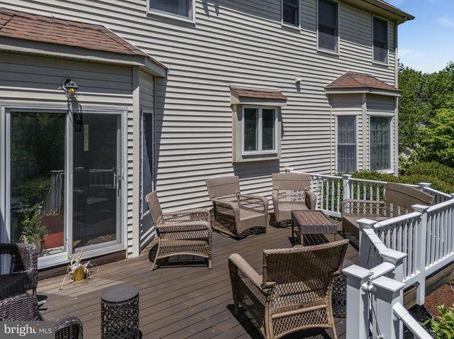 34 MILESTONE DR, Ringoes, NJ 08551