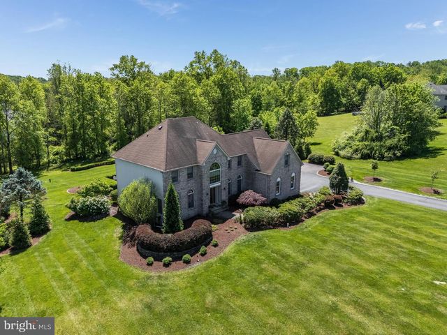34 MILESTONE DR, Ringoes, NJ 08551