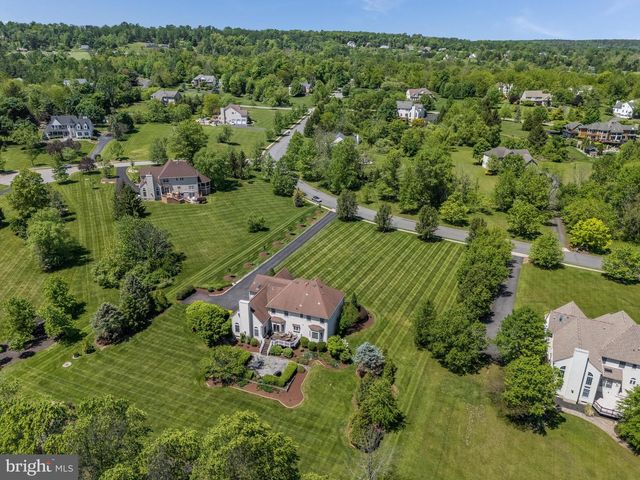 34 MILESTONE DR, Ringoes, NJ 08551