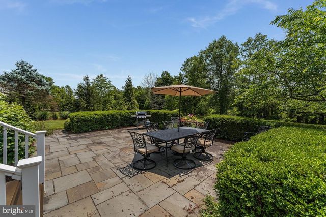 34 MILESTONE DR, Ringoes, NJ 08551
