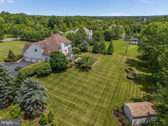 34 MILESTONE DR, Ringoes, NJ 08551