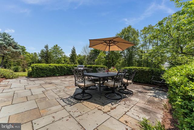 34 MILESTONE DR, Ringoes, NJ 08551