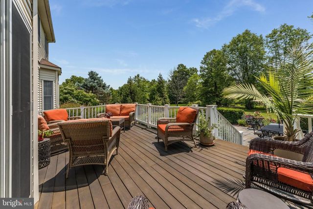 34 MILESTONE DR, Ringoes, NJ 08551