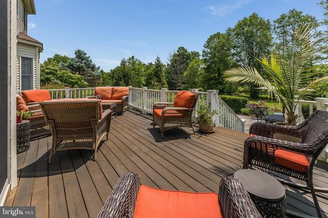 34 MILESTONE DR, Ringoes, NJ 08551
