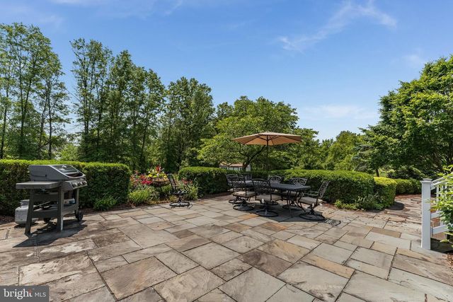 34 MILESTONE DR, Ringoes, NJ 08551