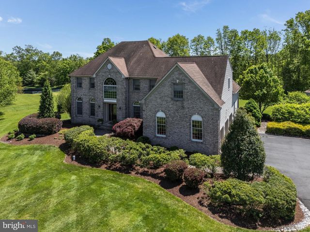 34 MILESTONE DR, Ringoes, NJ 08551