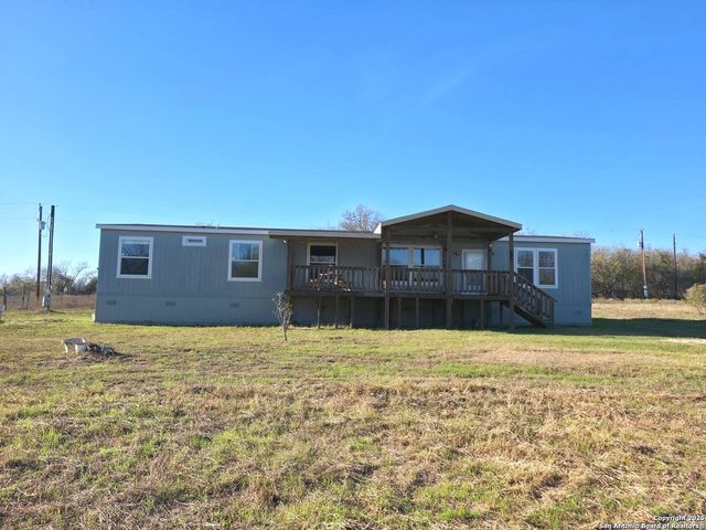 290 River Park Rd, Luling, TX 78648
