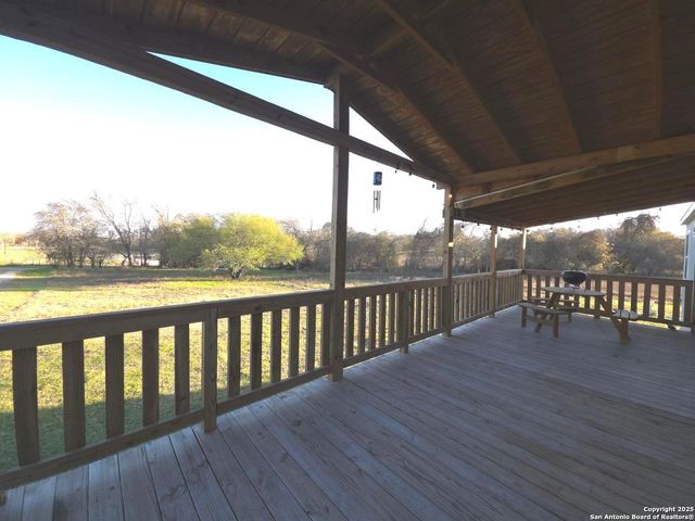 290 River Park Rd, Luling, TX 78648