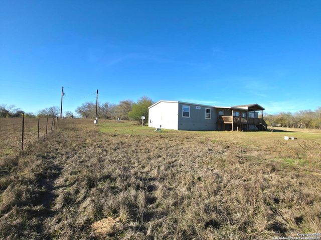 290 River Park Rd, Luling, TX 78648