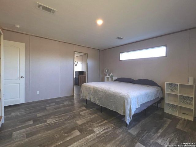 290 River Park Rd, Luling, TX 78648