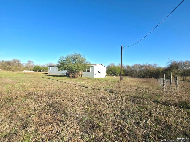 290 River Park Rd, Luling, TX 78648