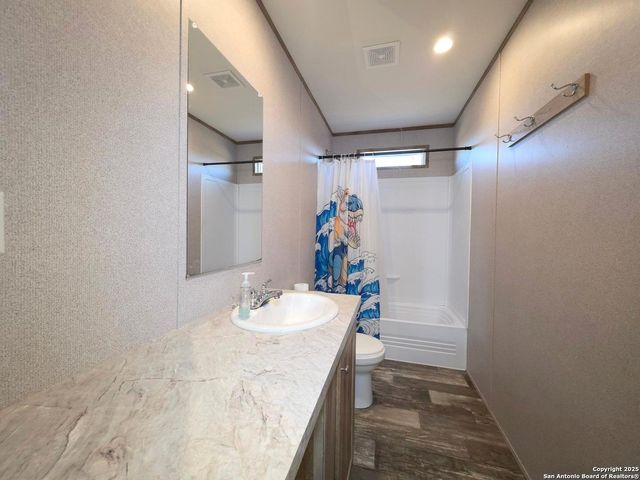 290 River Park Rd, Luling, TX 78648