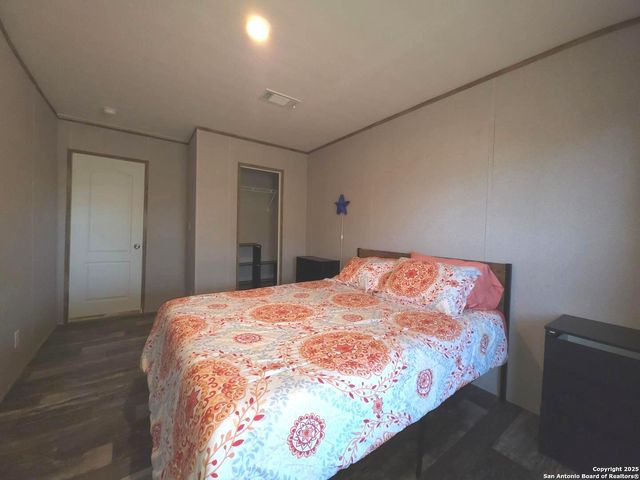 290 River Park Rd, Luling, TX 78648