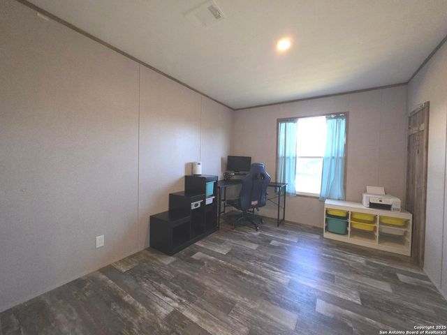 290 River Park Rd, Luling, TX 78648