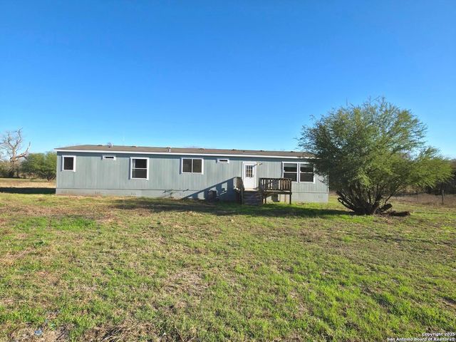 290 River Park Rd, Luling, TX 78648