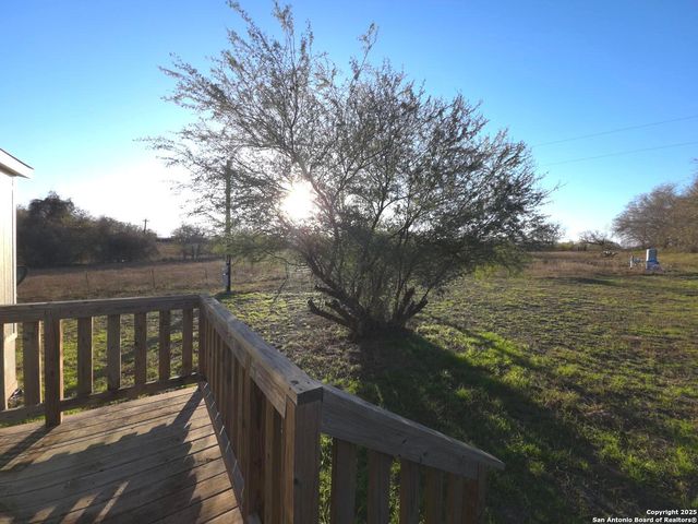 290 River Park Rd, Luling, TX 78648