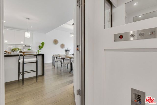 9000 W 3rd Street 204, Los Angeles, CA 90048