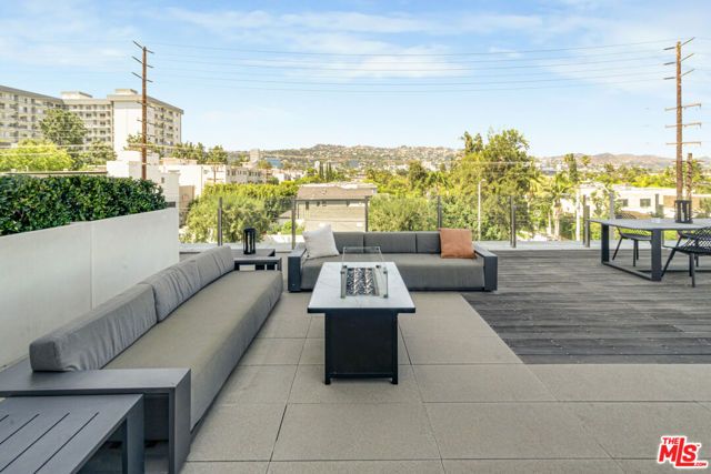 9000 W 3rd Street 204, Los Angeles, CA 90048