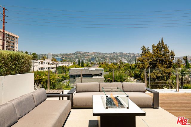 9000 W 3rd Street 204, Los Angeles, CA 90048