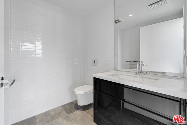 9000 W 3rd Street 204, Los Angeles, CA 90048