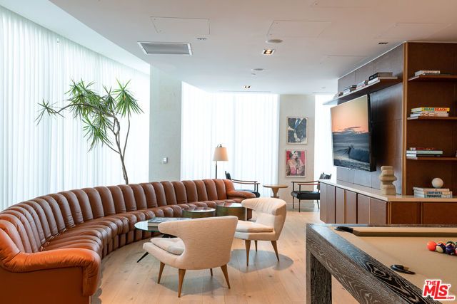9000 W 3rd Street 204, Los Angeles, CA 90048