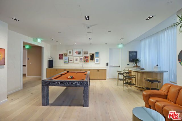 9000 W 3rd Street 204, Los Angeles, CA 90048