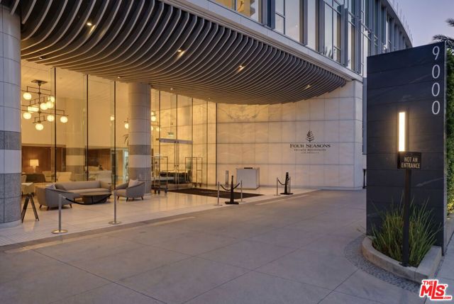 9000 W 3rd Street 204, Los Angeles, CA 90048