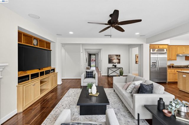 5679 Leitrim Way, Antioch, CA 94531