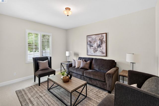 5679 Leitrim Way, Antioch, CA 94531