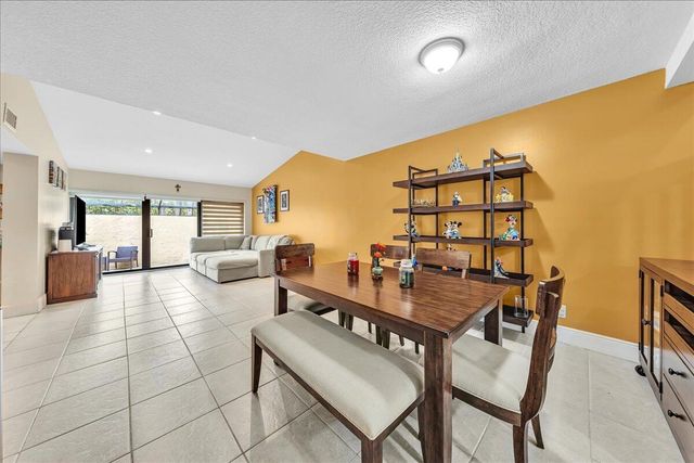 8715 Cleary Boulevard, Plantation, FL 33324