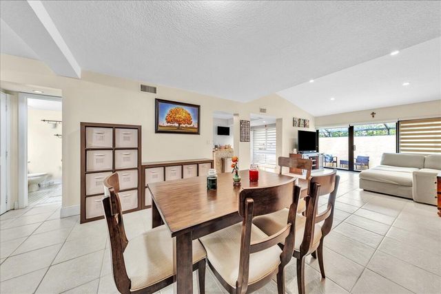 8715 Cleary Boulevard, Plantation, FL 33324