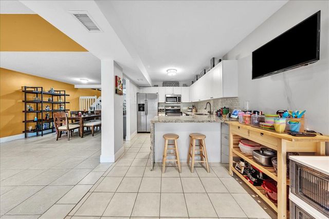 8715 Cleary Boulevard, Plantation, FL 33324