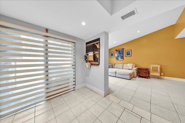 8715 Cleary Boulevard, Plantation, FL 33324