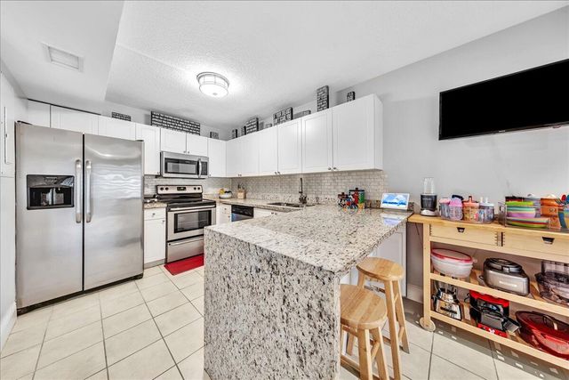 8715 Cleary Boulevard, Plantation, FL 33324