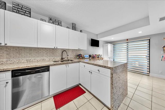 8715 Cleary Boulevard, Plantation, FL 33324