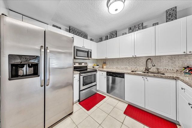 8715 Cleary Boulevard, Plantation, FL 33324