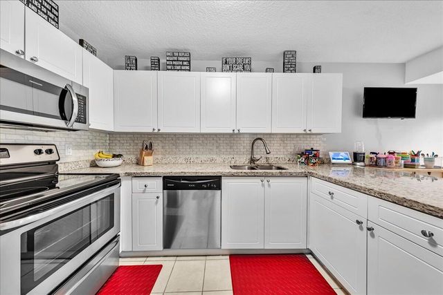 8715 Cleary Boulevard, Plantation, FL 33324